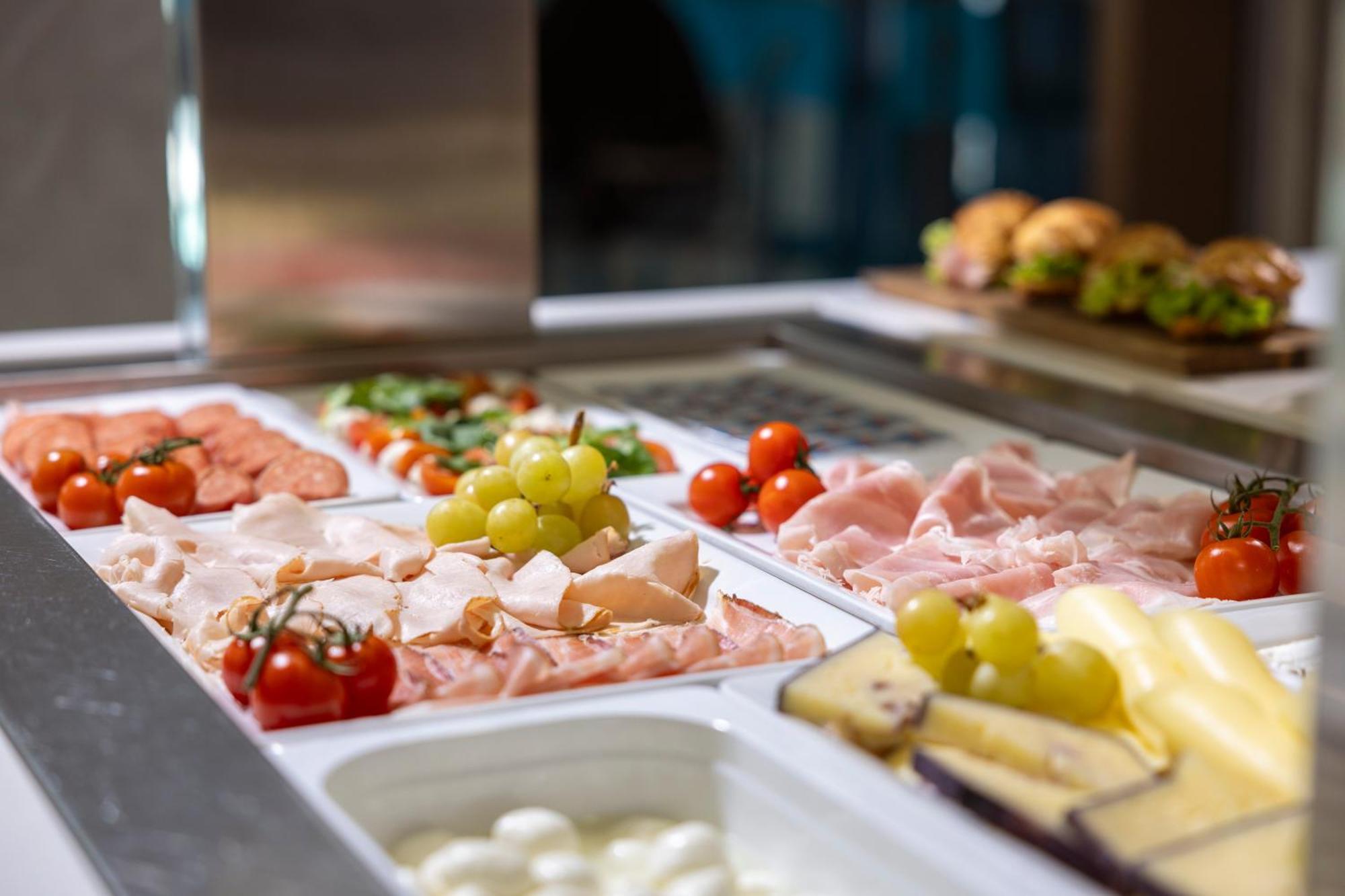 Hi Hotels Torbole - Pool & Spa Torbole Sul Garda Εξωτερικό φωτογραφία
